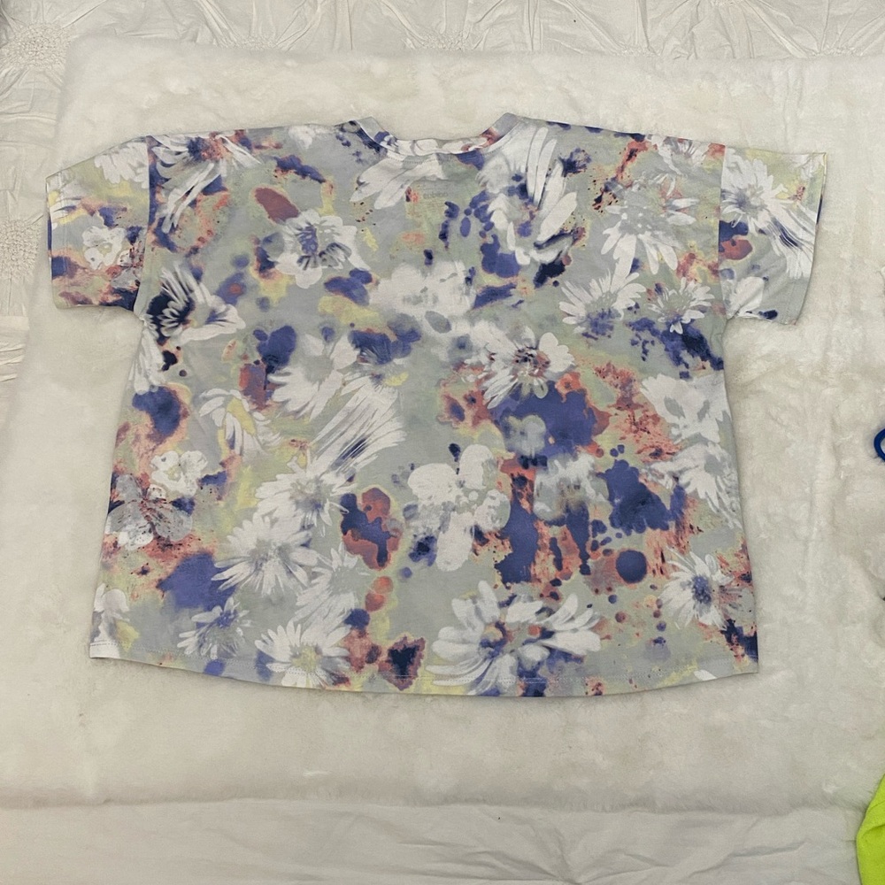 Adidas Loose Fit Floral T-Shirt. Size XL (16)